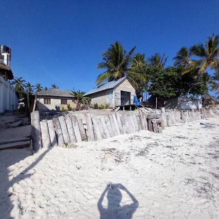 Bibi Mrembo Guesthouse Пингуе Екстериор снимка
