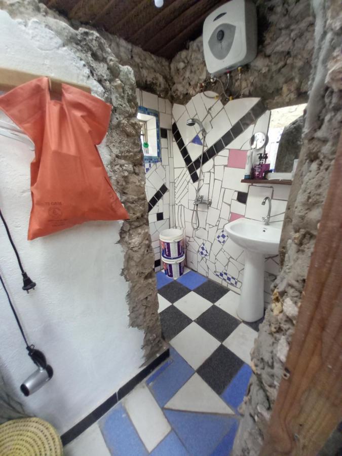 Bibi Mrembo Guesthouse Пингуе Екстериор снимка