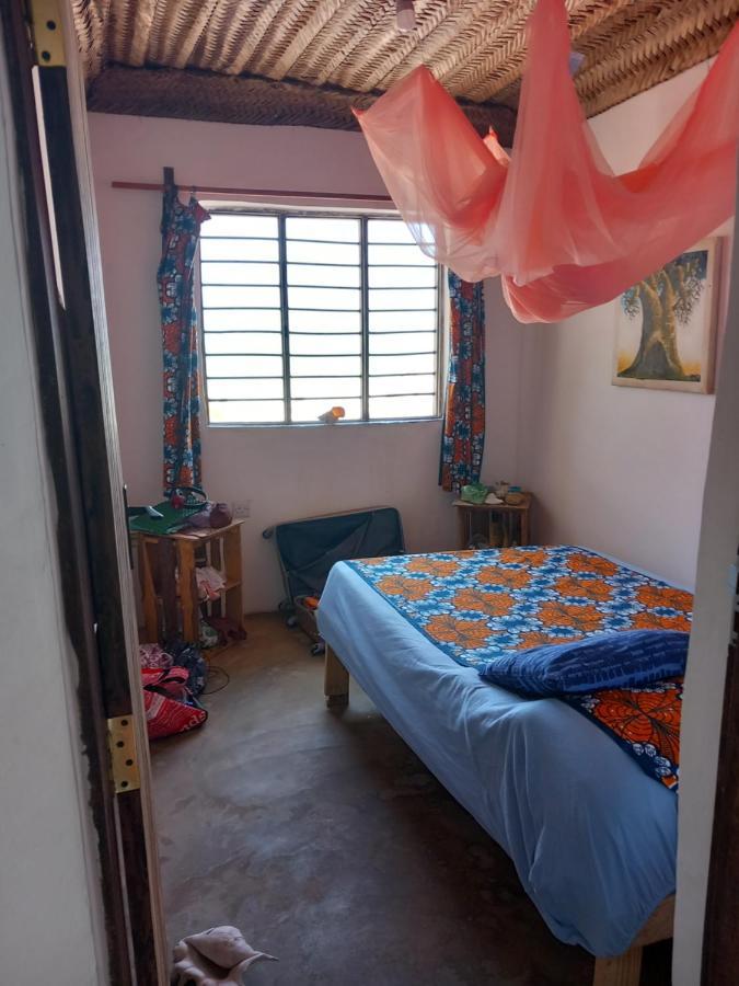 Bibi Mrembo Guesthouse Пингуе Екстериор снимка