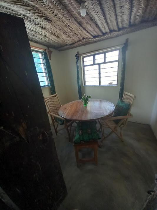 Bibi Mrembo Guesthouse Пингуе Екстериор снимка